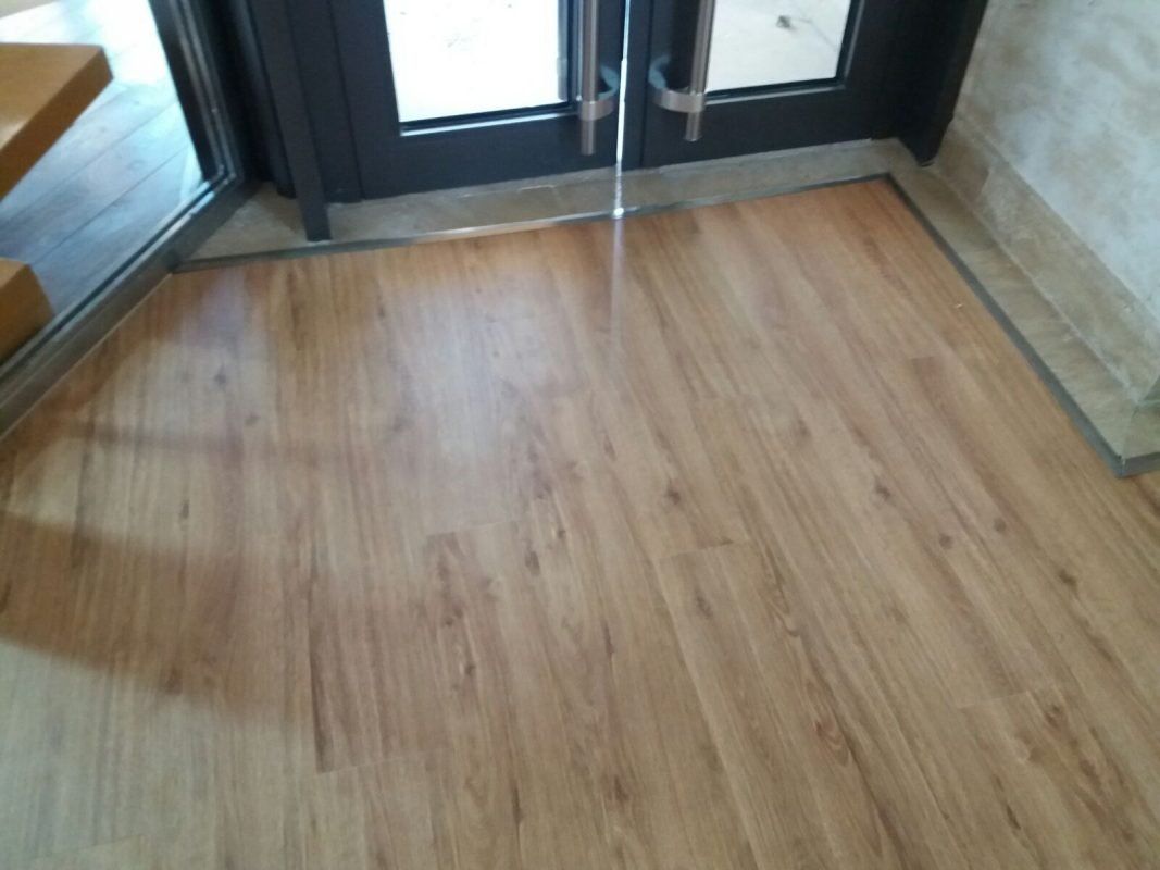 JM BricoDecoracion – Parquet, Puertas de Madera y Vinilos