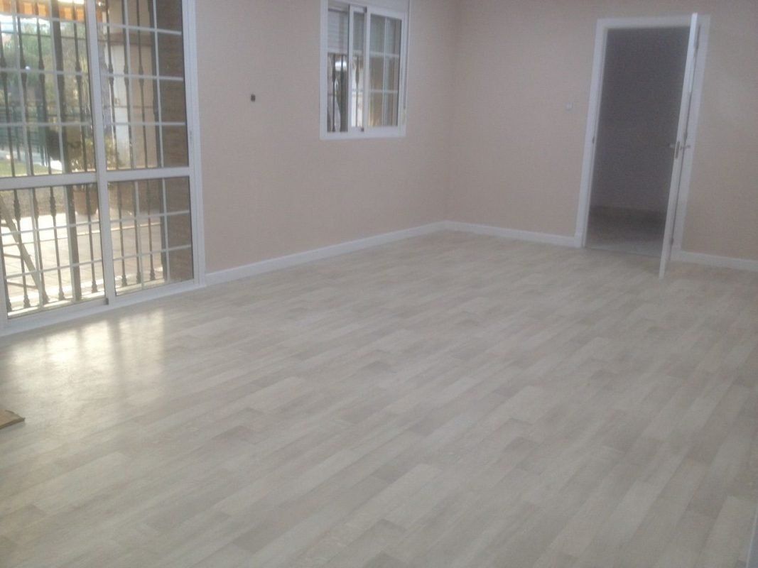 JM BricoDecoracion – Parquet, Puertas de Madera y Vinilos