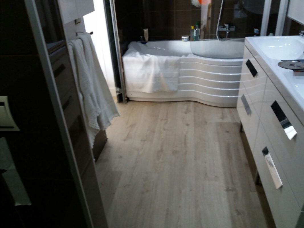 JM BricoDecoracion – Parquet, Puertas de Madera y Vinilos
